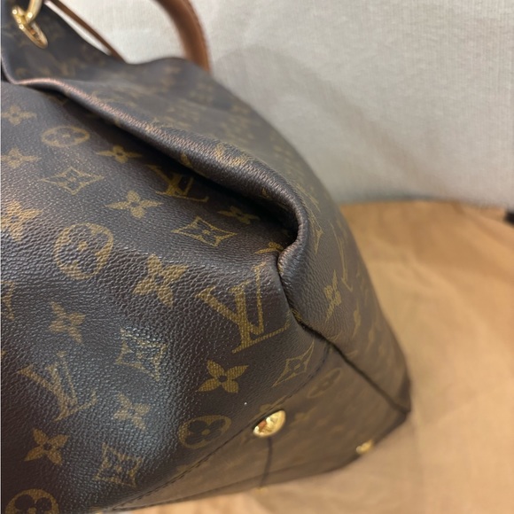 Authentic Louis Vuitton Artsy MM monogram - Picture 12 of 14